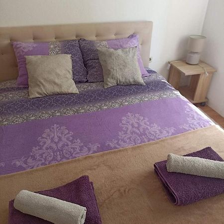 Sleep & Fly - Sarajevo Airport Apartment Eksteriør bilde