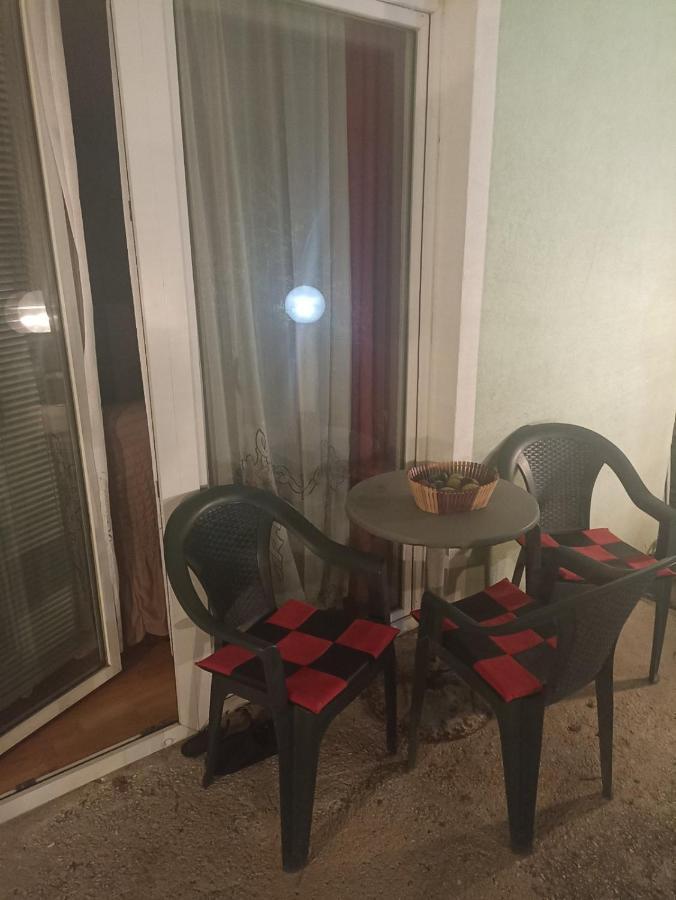 Sleep & Fly - Sarajevo Airport Apartment Eksteriør bilde