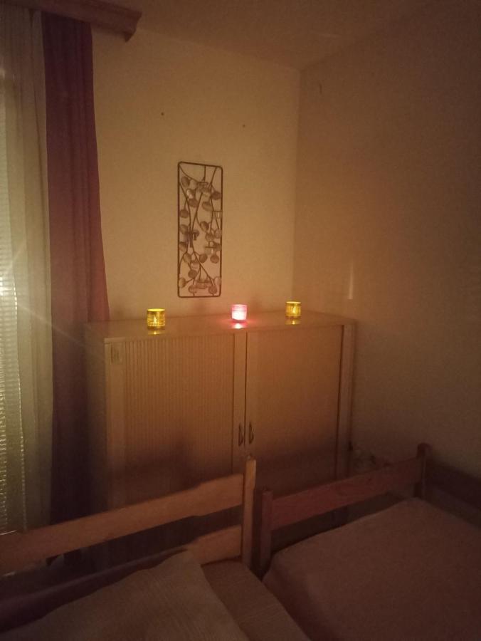 Sleep & Fly - Sarajevo Airport Apartment Eksteriør bilde