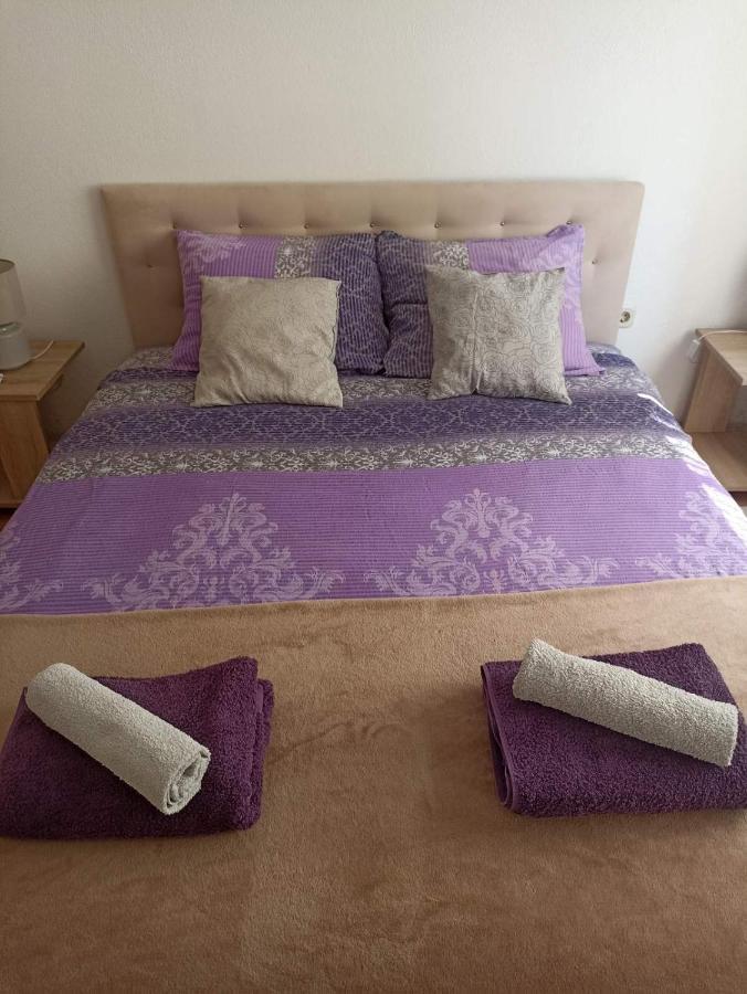 Sleep & Fly - Sarajevo Airport Apartment Eksteriør bilde